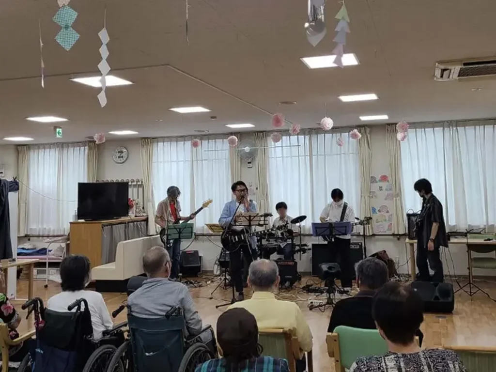 福祉施設ハンド演奏